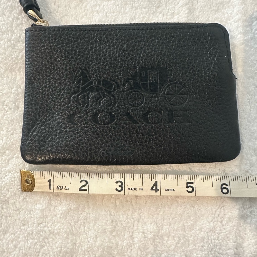 Coach black Wristlet Pebbled Leather Carriage Design Emblem Corner Zip 6"×4" New